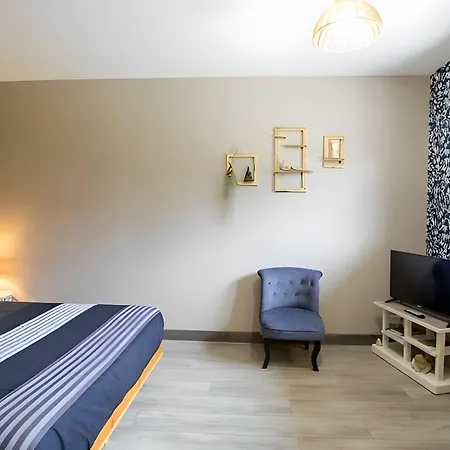 D'hotes Les Silex Bed & Breakfast Plazac